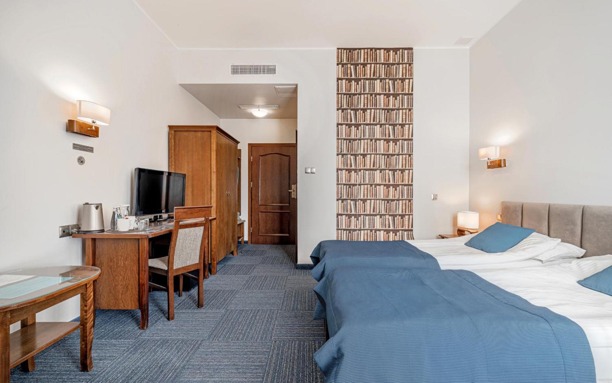 Hotel Mlyn Aqua Spa Biblioteka Елблаг Стая снимка